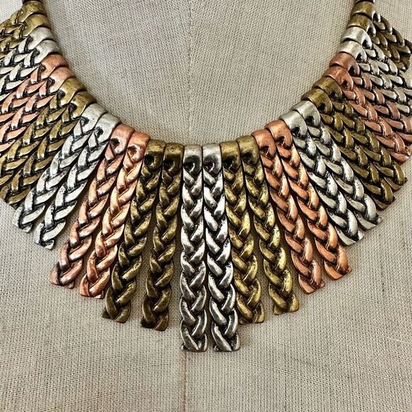 Tri tone statement necklace - Picture 2 of 11
